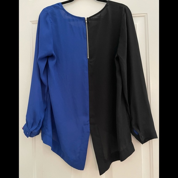 LIBERTY LOVE Woman’s color blocked blouse size Medium - Picture 2 of 7